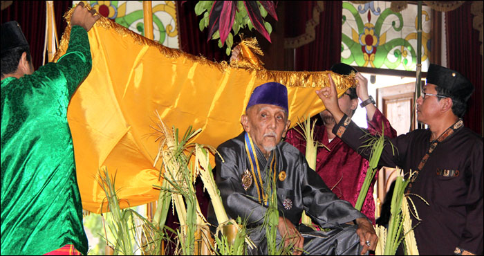 Sultan Kutai Kartanegara ing Martadipura, H Adji Mohd Salehoeddin II, melaksanakan upacara adat Beluluh jelang digelarnya Erau Adat Kutai di Tenggarong