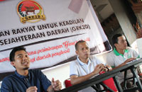 Pengurus GK2D Kukar, Efri Novianto, M Suria Irfani dan Chairul Anam, saat memberikan keterangan pers rencana deklarasi GRK2D
