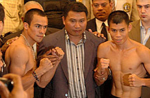 Arsyad saat menjadi promotor duel tinju dunia yang mempertemukan Chris John vs Juan Manuel Marquez di Tenggarong 