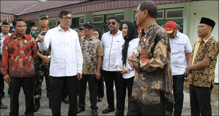 Menkumham RI Yasonna H Laoly saat meninjau bangunan eks RSUD AM Parikesit yang akan difungsikan menjadi Lapas Perempuan dan Anak
