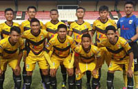 Mitra Kukar U-21 tampil dengan kostum kebesaran warna kuning saat menumbangkan Persipura U-21 dengan skor 2-0 