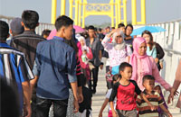 Sejak jembatan Repo-Repo resmi dibuka, akses ke Pulau Kumala menjadi lebih ramai dibanding menggunakan perahu ketinting atau kapal 