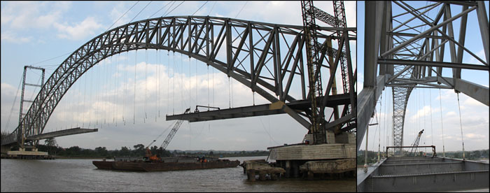 Perakitan balok penyangga lantai jembatan Kartanegara yang sebentar lagi akan tersambung