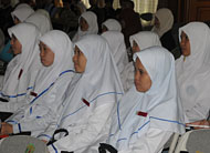 Para kader KAMMI Kukar dengan serius mengikuti pelatihan Kehumasan