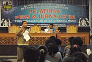 Suasana Pelatihan Pers & Jurnalistik KNPI Kukar di Pendopo Odah Etam, Tenggarong