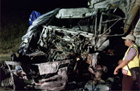 Beginilah kondisi bagian truk hauling yang dikemudikan Candra setelah tabrakan dan terbakar