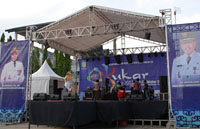 Panggung Kukar Fair 2013 diisi dengan berbagai hiburan, mulai dari musik, fashion show, tari kreasi dan lain sebagainya
