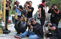 Gaya para pehobi fotografi Kukar saat memotret obyek