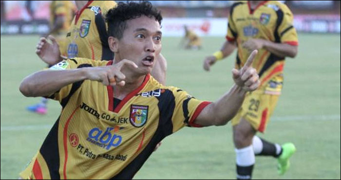 Anindito Wahyu Erminarno berhasil menyelamatkan Mitra Kukar dari kekalahan lewat gol penyeimbang atas tuan rumah Madura United 