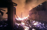 Puluhan rumah hangus terbakar dalam kebakaran yang terjadi di desa Loa Duri Ulu dan Loa Duri Ilir dini hari tadi