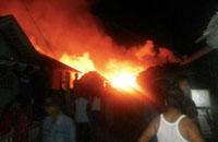 Kebakaran di desa Bakungan menghanguskan 12 bangunan, termasuk gedung BPU Desa Bakungan