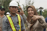 Rekomendasi Bupati Rita Widyasari tentang UMK 2013 sebesar Rp 1,9 juta akhirnya ditetapkan Gubernur Kaltim melalui sebuah SK