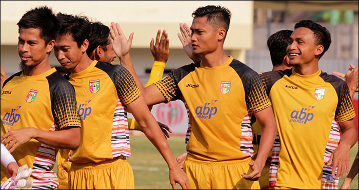 Mitra Kukar wajib memenangkan laga kontra Sriwijaya FC jika ingin membuka peluang lolos ke babak selanjutnya