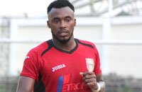 Striker asal Kamerun, Guy Junior, diharapkan dapat membuktikan ketajamannya saat menghadapi Persita Tangerang malam ini