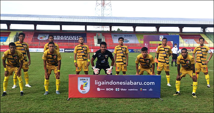 Skuad Mitra Kukar saat menghadapi PSBS Biak