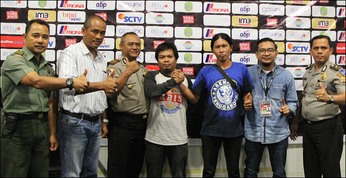 Perwakilan MitraMania dan Aremania dipertemukan dalam rapat koordinasi bersama Panpel Mitra Kukar, Polres Kukar, Kodim 0906/TGR dan manajemen Mitra Kukar