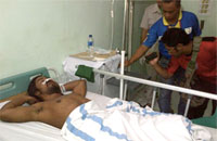 Ulli berbaring di RS AWS Samarinda setelah tertembak di bagian hidung