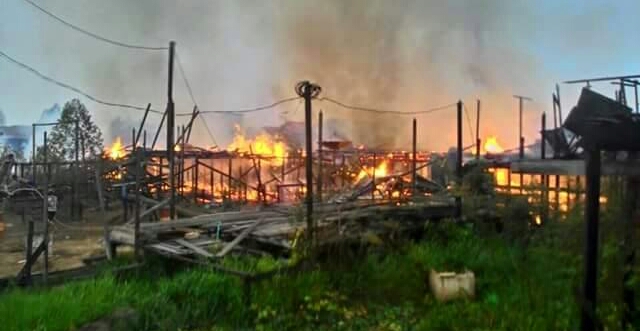 Kebakaran di desa Sedulang, Muara Kaman, Sabtu (17/10) pagi, menghanguskan 11 rumah warga