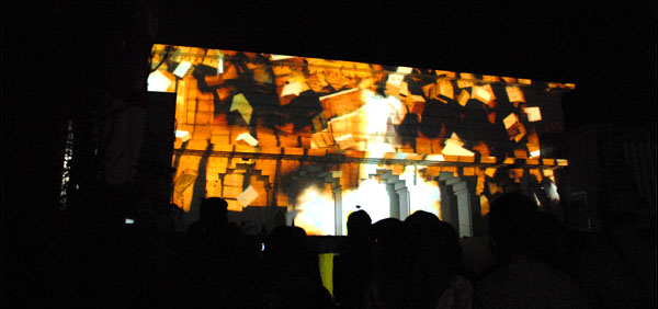 Museum Mulawaran terbakar dan kemudian runtuh pada pertunjukan Video Mapping, Minggu (15/06) malam lalu