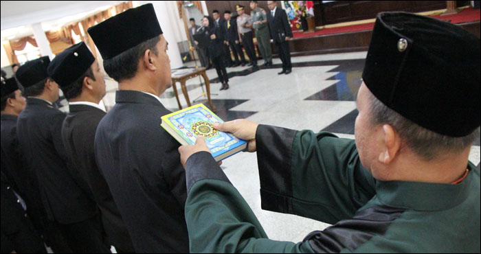 Suasana pengambilan sumpah jabatan para pejabat Pemkab Kukar pada mutasi tahap IV hari Jum'at (06/01) lalu di Tenggarong