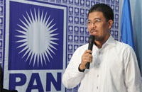HM Darlis Pattalongi menegaskan dirinya siap bertarung di Pilkada Kukar 2015 baik sebagai Calon Bupati maupun Calon Wakil Bupati 