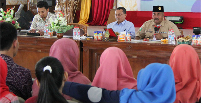 Suasana diskusi publik yang membahas pengembangan Desa Mandiri di Pendopo Wabup Kukar, Tenggarong, Selasa (27/12) kemarin