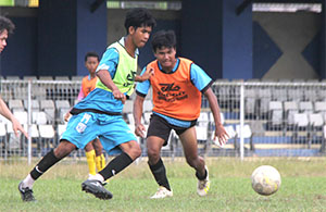 Para pemain muda dari sejumlah Kecamatan di Kukar ikut ambil bagian dalam seleksi pemain timnas U-19
