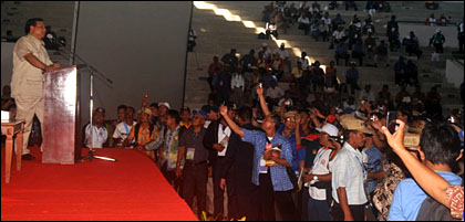 Kehadiran Prabowo Subianto mampu menarik perhatian antusias dari kalangan petani yang hadir pada acara Temu Wicara di arena Penas KTNA XIII
