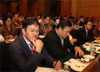 Para pengusaha nasional dan lokal yang hadir dalam pertemuan terkait kesediaan mereka berkantor di Tenggarong