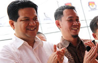 Ketua KPU Pusat Husni Kamal Manik bersama Ketua KPU Kukar Junaidi Syamsuddin