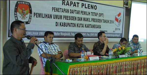 Ketua PPK masing-masing kecamatan menyampaikan hasil rapat pleno penetapan DPT di hadapan komisioner KPU Kukar