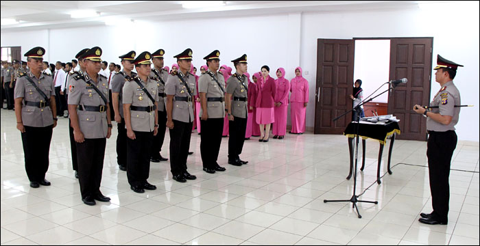 Suasana upacara serah terima jabatan Perwira Menengah di lingkungan Polres Kukar, Senin (26/09) kemarin, di Tenggarong