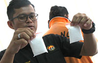 Dua poket sabu dengan berat total 100,25 gram berhasil diamankan petugas