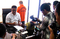 Kasat Resnarkoba Iptu Romi saat memberikan keterangan kepada awak media