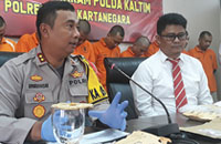 Kapolres Kukar AKBP Anwar Haidar saat memberikan keterangan pers terkait hasil pelaksanaan Operasi Antik Mahakam II