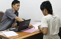 Sn saat menjalani pemeriksaan di Mapolres Kukar