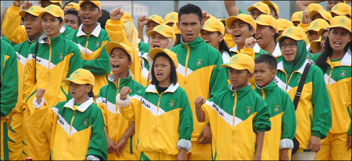 Para atlet, pelatih dan ofisial dari 41 cabor hadir dalam upacara pelepasan kontingen Porprov V Kaltim di halaman Kantor Bupati Kukar, Tenggarong, Senin (03/11) kemarin