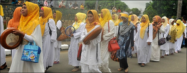 Menyambut datangnya Ramadhan 1434, PHBI Kukar menggelar pawai taaruf yang diikuti 18 kelompok