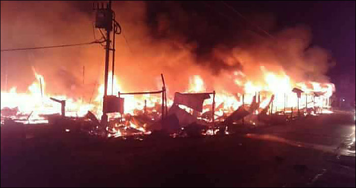 Api berkobar hebat melalap bangunan Pasar Kuala yang kebanyakan terbuat dari kayu