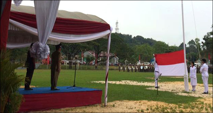 Upacara peringatan peristiwa Perjuangan Merah Putih ke-70 ditandai dengan pengibaran Sang Merah Putih