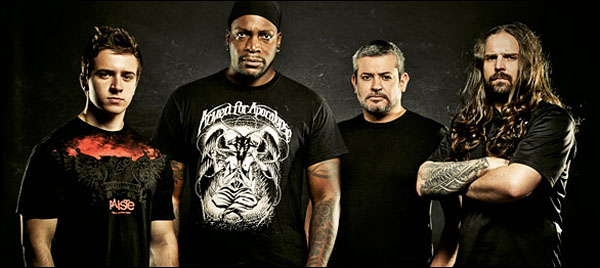 Sepultura siap menggebrak kota Tenggarong pada 9 November lewat ajang Kukar Rockin' Fest 2012 garapan Distorsi Rockaholic Company