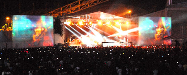 Gelaran perdana Kukar Rockin' Fest yang menghadirkan Sepultura pada tahun 2012 di Stadion Aji Imbut  