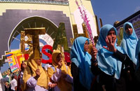 Peserta pawai taaruf dilepas dari depan Masjid Agung Sultan Sulaiman