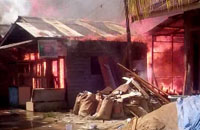Api berkobar dengan cepat melahap rumah warga RT 34 Loa Ipuh