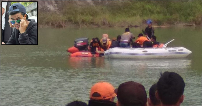 Tim SAR gabungan berupaya mengangkat jasad Alif Al Faruchi (inset) yang akhirnya ditemukan mengambang di kolam eks tambang, desa Rapak Lambur, Tenggarong, Senin (22/10) sore