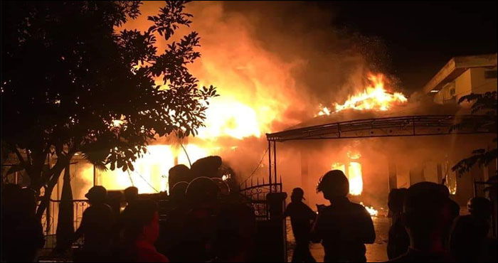 Kebakaran di Jalan Patin Kuning menghanguskan rumah warga RT 6 Kelurahan Timbau. Tenggarong, Jum'at (31/05) malam 