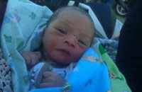 Setelah ditemukan di semak-semak, bayi mungil ini kini ditangani di RSUD AM Parikesit