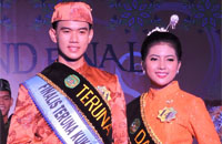 Rizki dan Shafira tampil sebagai Teruna dan Dara Kukar 2015 
