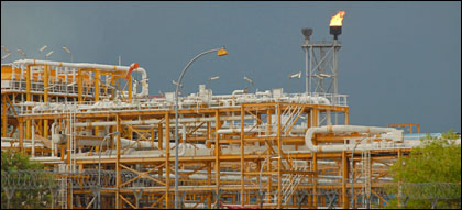 Kompleks Terminal Pengumpulan Minyak Total E&P Indonesie di Senipah, Kecamatan Samboja