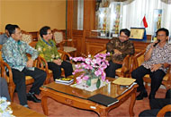 Suasana presentasi survei Seismik 3D Total E&P Indonesie di hadapan jajaran Pemkab Kukar